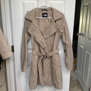 Rain coat / trench coat. Barely worn